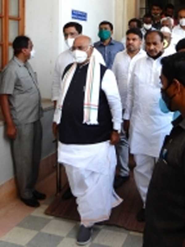 कांग्रेस नेता खड़गे ने कृषि कानूनों को लेकर मोदी पर साधा निशाना कांग्रेस नेता खड़गे ने कृषि कानूनों को लेकर मोदी पर साधा निशाना